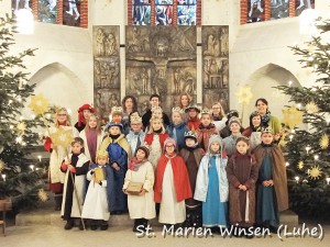 Sternsinger in Kirche2016.2